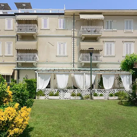 Coluccini 3* Marina di Pietrasanta