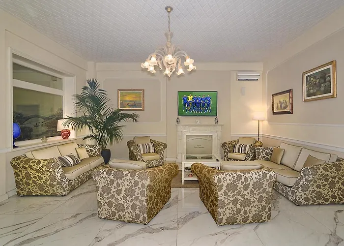 Coluccini 3* Marina di Pietrasanta