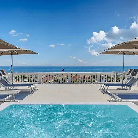 Coluccini 3* Marina di Pietrasanta