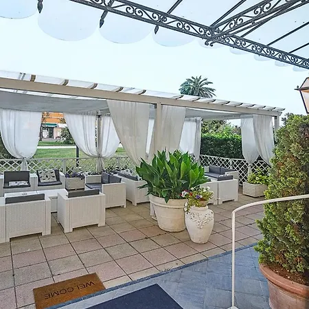 Coluccini 3* Marina di Pietrasanta