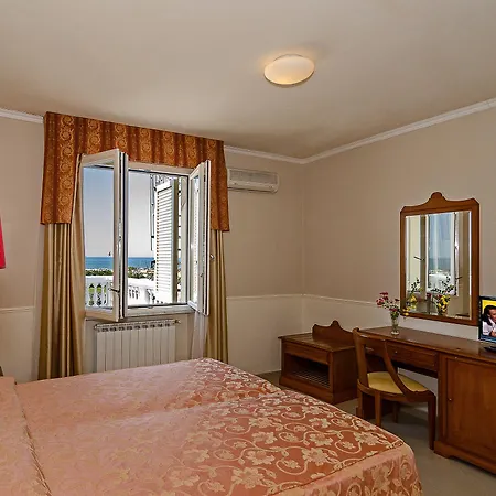 Coluccini Hotel