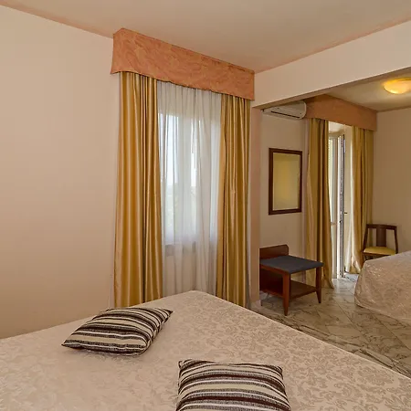 Coluccini 3* Marina di Pietrasanta