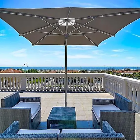 Coluccini 3* Marina di Pietrasanta