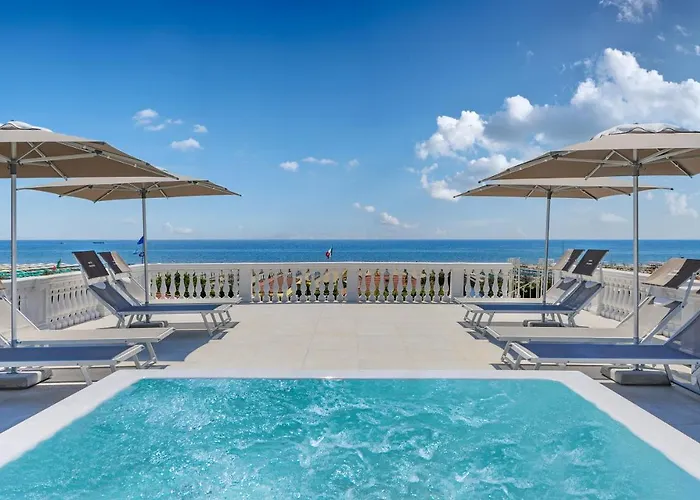 Coluccini 3* מרינה די פיאטרסנטה