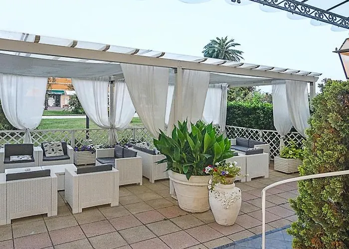 Coluccini 3* מרינה די פיאטרסנטה