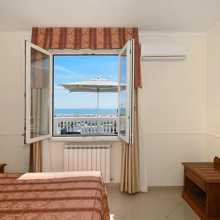 Coluccini Szálloda 3*