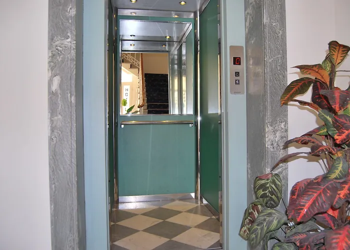 Coluccini 3* Marina di Pietrasanta